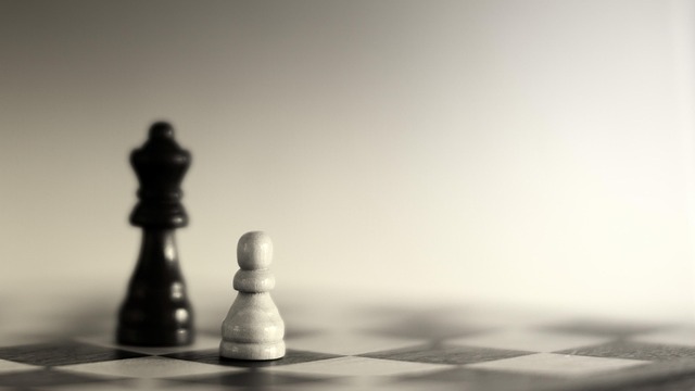 UNO競技玩法：進階策略與心理角力技巧全攻略